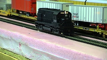 Customn Weathered Proto 2000 RS27 Conrail #2402 with Tsunami Sound