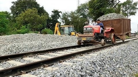 Tractor Running On Railway Track | jcb tractor video