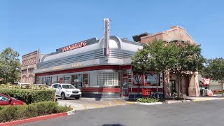 Portillo’s Hot Dogs In Buena Park - Southern California Food Review / Chicago Dog & Italian Beef screenshot 4