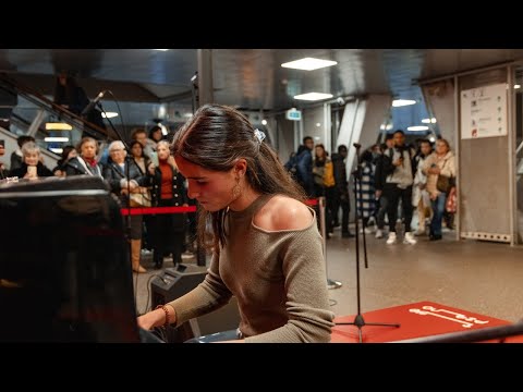 Public Piano: Lisbon's Entrecampos Station - video from Critical Software