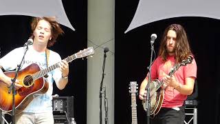 Billy Strings "Pyramid Country/Train Train/Little Maggie"