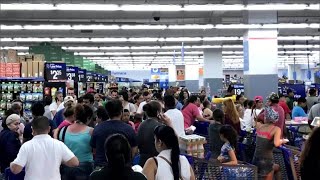 People of Puerto Rico scramble to prepare for Hurricane Maria