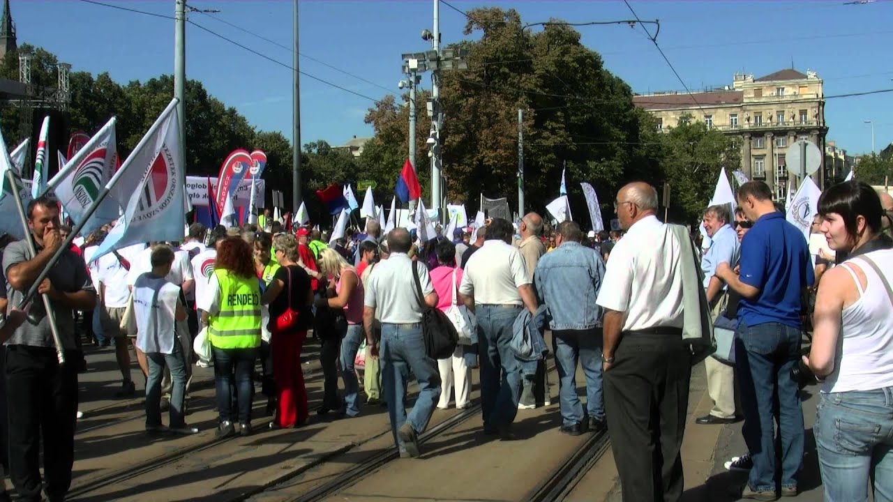 Hungary,Budapest,5district,around National Diet Building,2011y10m01d(Sat)13h32