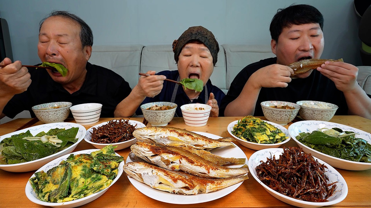 Весеннее домашнее блюдо с кимчи из листьев сои и дикой зеленью — шоу Mukbang eating show