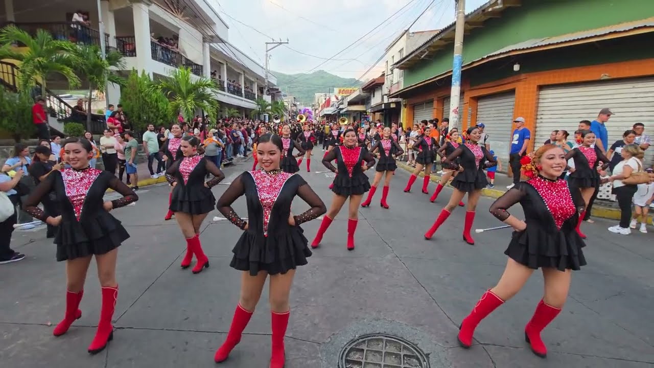 CON aroma A café y MUSICA banda MUSICAL de BERLÍN