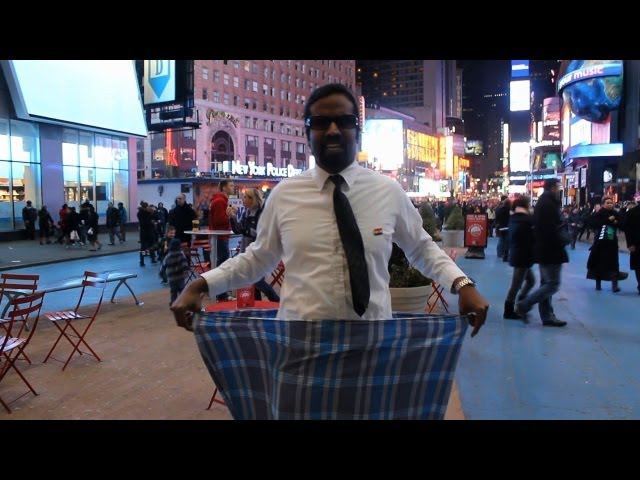 How to tie the Lungi-Wilbur Sargunaraj in New York class=