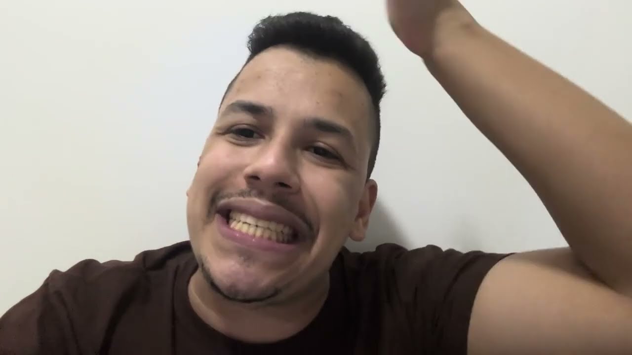 Filha esse homem te fez chorar demais e eu vou tratar com ele e não se meta foi tudo com você! 