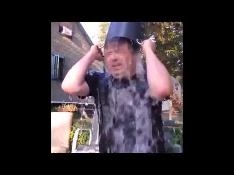 წყლის გამოწვევების კურიოზები - ice bucket challenge