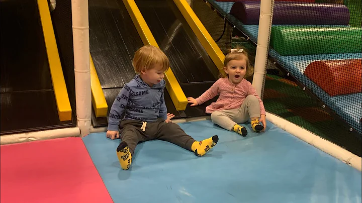 HUGE INDOOR PLAYGROUND! 🥳 Billy Beez Play