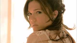 Miniatura del video "Moonshadow - Mandy Moore"