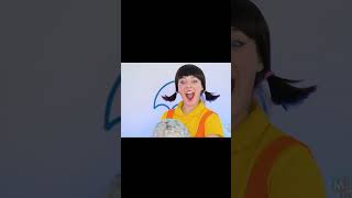 Simdiki Kelime Çevirici Girl In Glitter Ifadesini Türkçeye Çevirirken Parıltı Içinde Kız Olarak Ç...