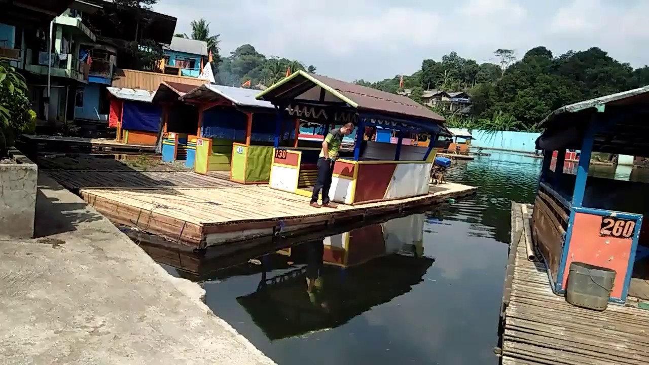 WARUNG MAKAN SUNDA DI DANAU LIDO SUKABUMI 