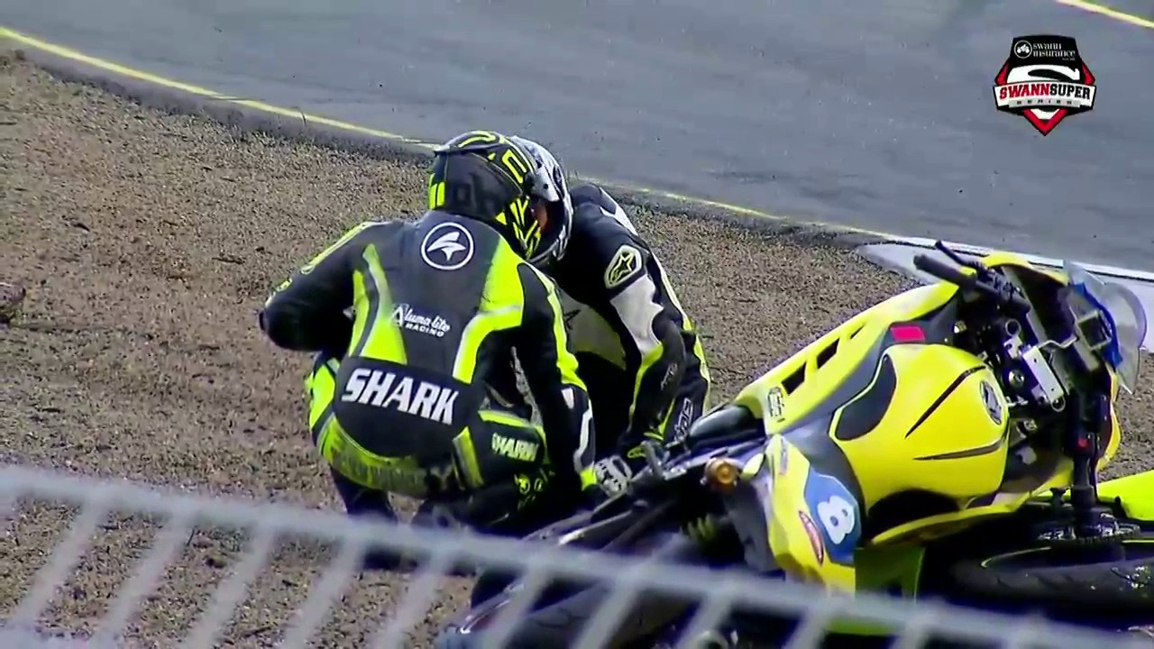 Swann Series Round 3 Final lap crashes YouTube