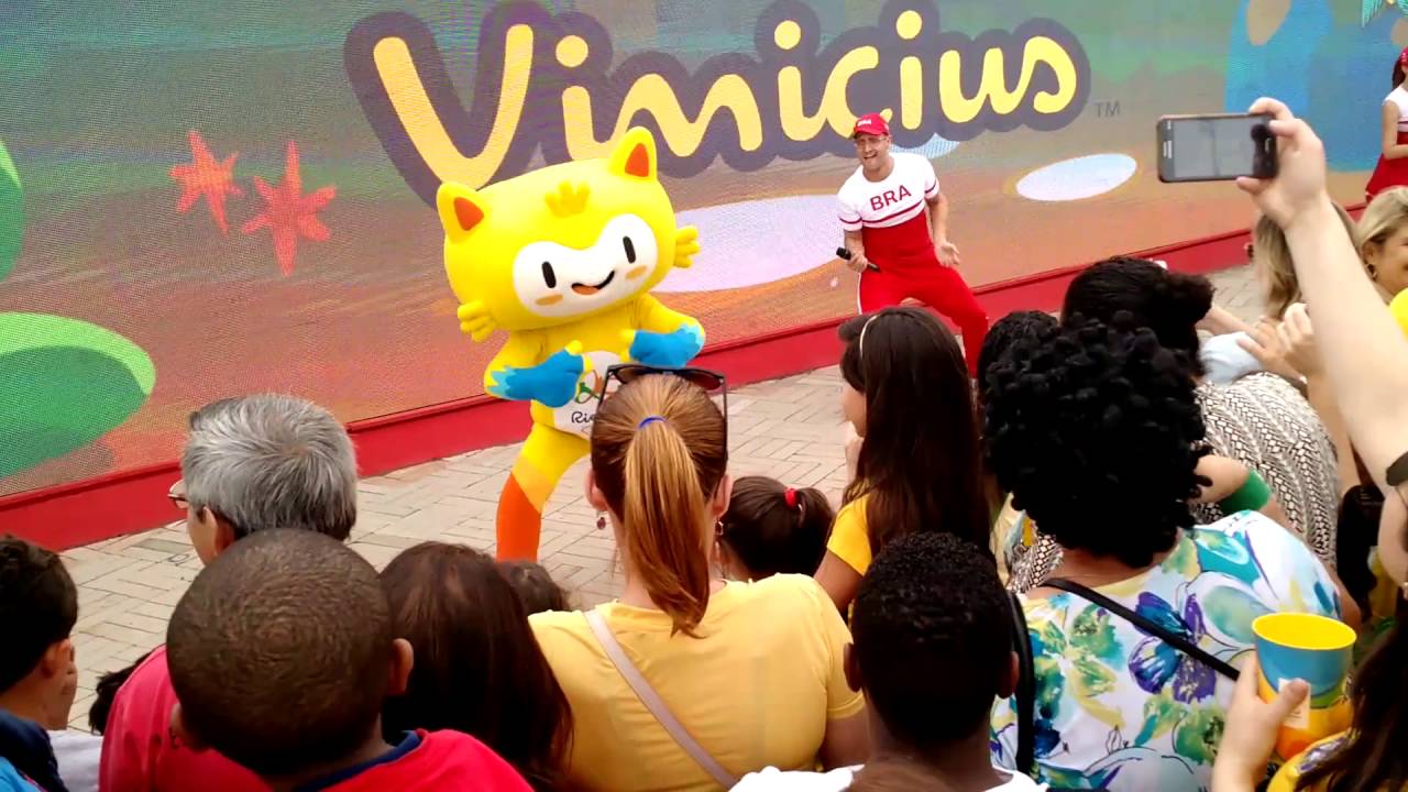 Mascote Vinícius dançando 😍