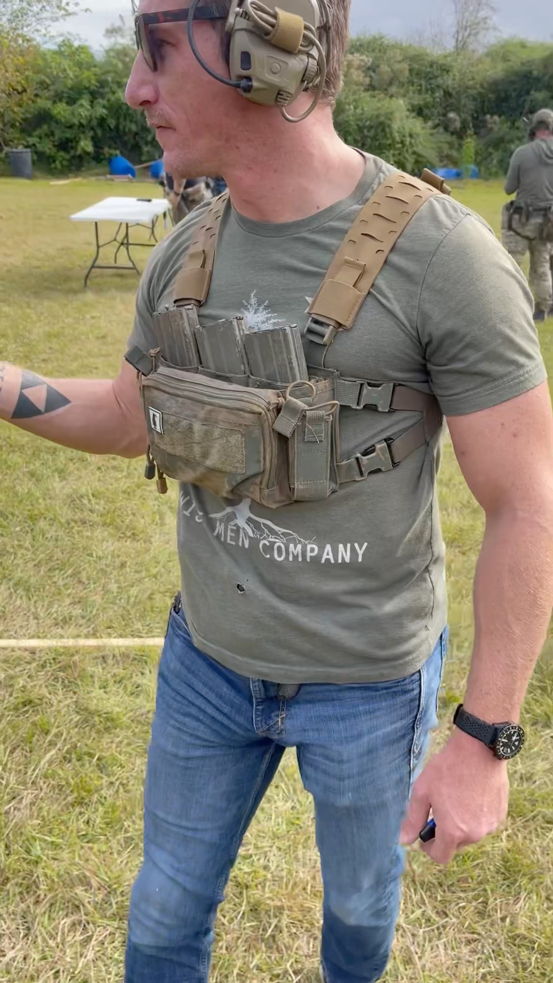 Nice minimalist chest rig using the Lunar Concepts HX