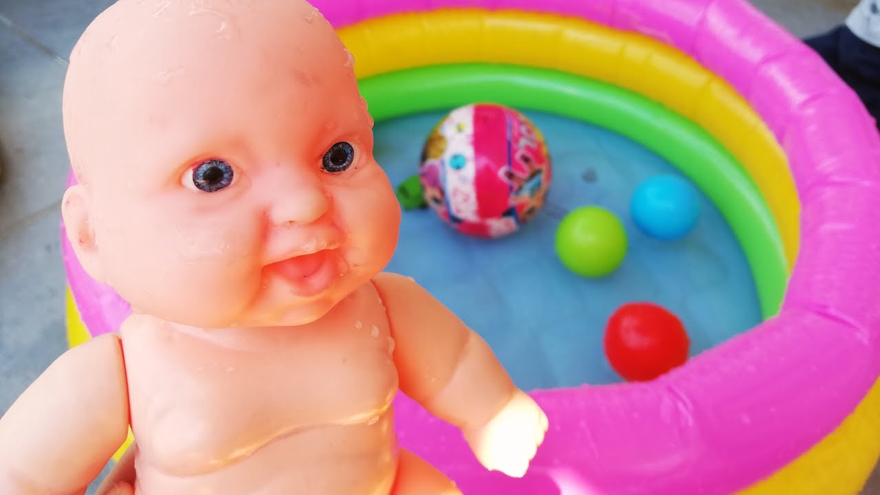 Duhan Havuz �da Oyuncak Bebek yıkıyor Çocuk Videosu Duhan Havuz �da Oyuncak Bebek yıkıyor Çocuk Videosu