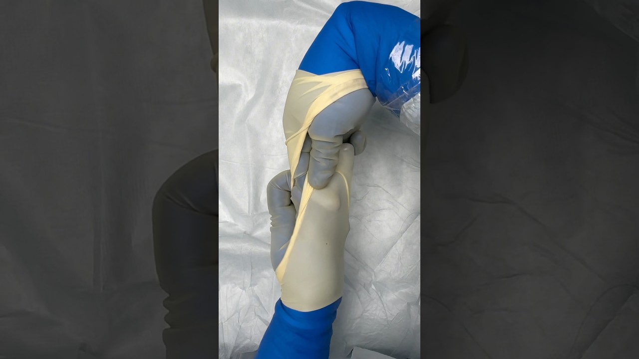 How often do Surgeons Change Gloves? 🫢 