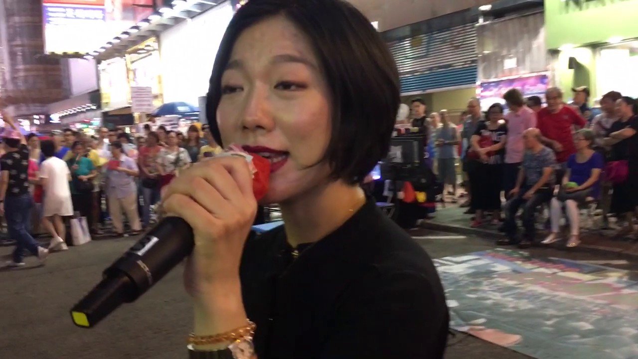 旺角街頭表演-（2017-07-30）旺角羅文~ 小龍女唱 