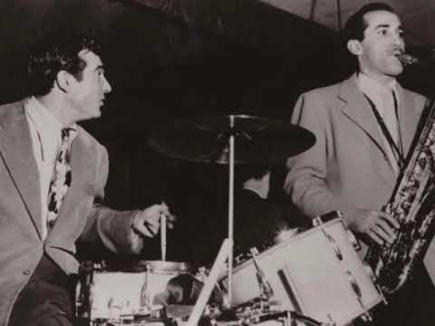 Tonton Gene Krupa Trio 1/28/1946 "Stompin' At The Savoy" - JATP Los Angeles - Charlie Ventura, T. Napoleon di YouTube