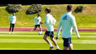 Bryan Gil crazy goals in Spain training! screenshot 2