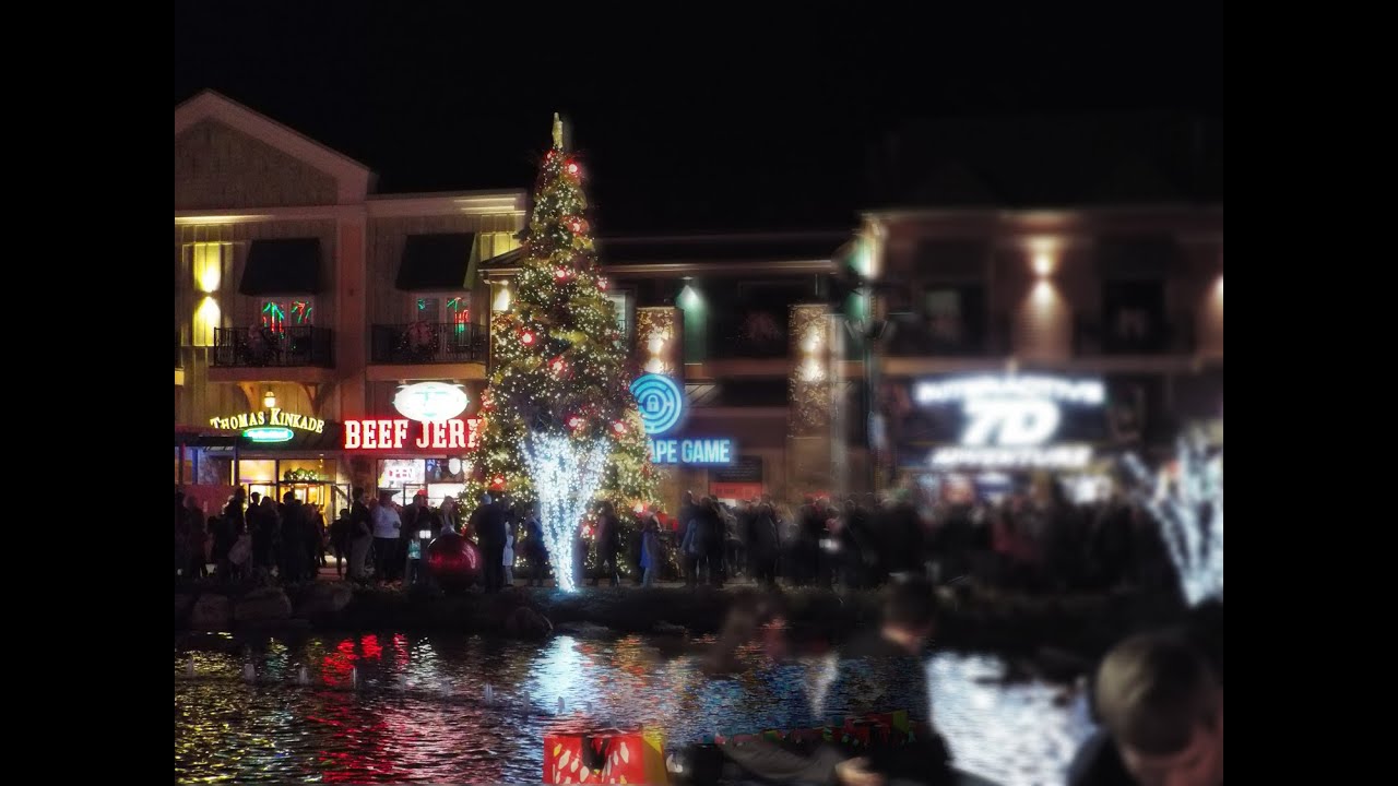 The Island Pigeon Forge - Tree Lighting Ceremony with Paula Deen - YouTube