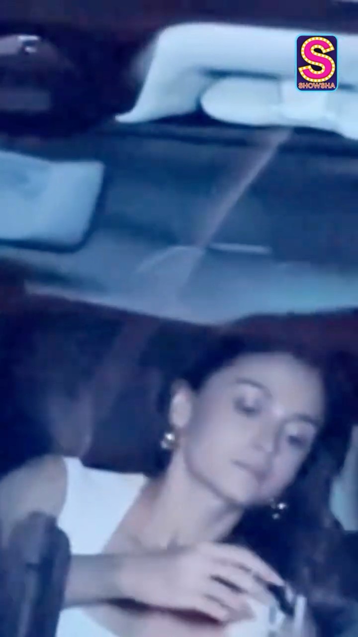Stunning Duo: #ranbirkapoor and #aliabhatt spotted cruising in their luxury car