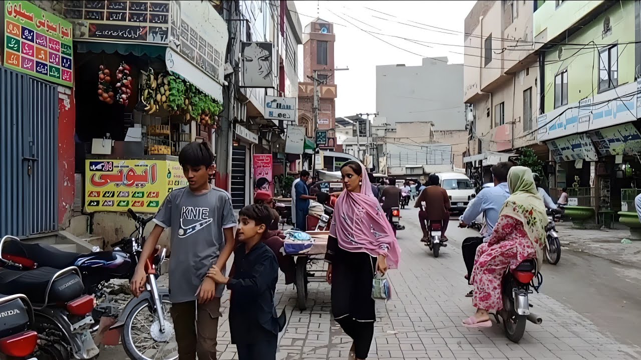 Explore the Quenchi Bazaar Lahore | 4k Walk | Walk and explore pk | 