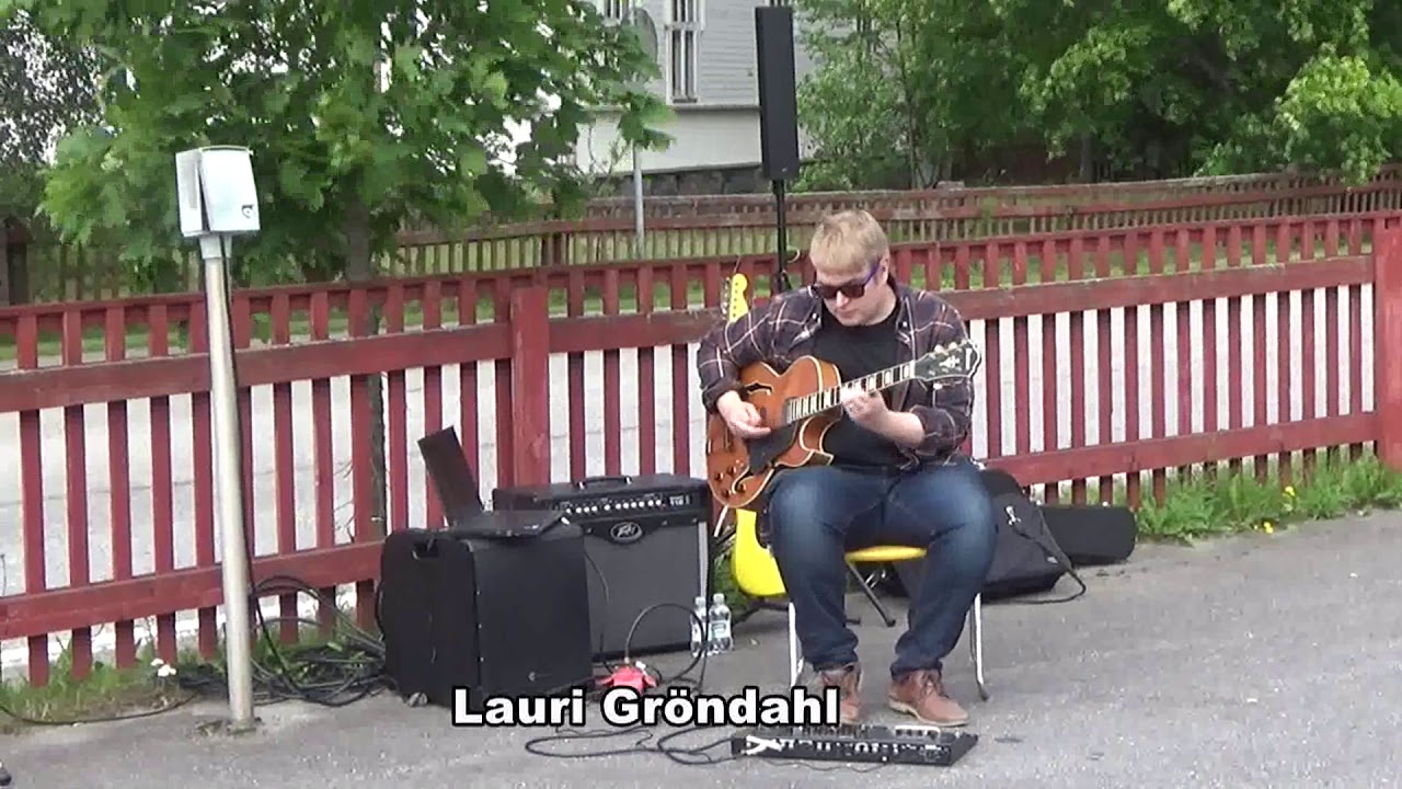 Ahlaisten Syreenitori 25 v