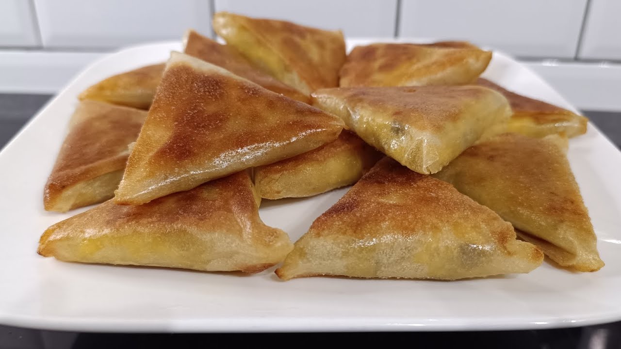 LES BRICKS AU POULET AU CURRY  #food #recipe #brick #cheese #curry #chicken #poulet #ramadan #entrée