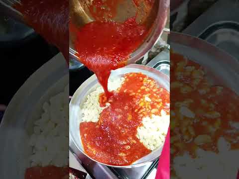 صلصه المكرونه بدون بصل أو توم