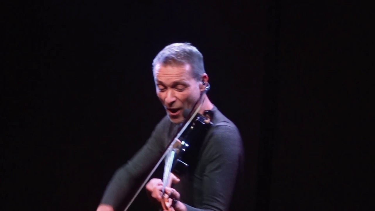 Gee and the Plastic Strings - Kiss