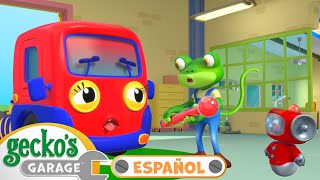 Bebé Camión está enfermo 🤒|🐸 Garaje de Gecko | Carros para niños | Vídeos educativos