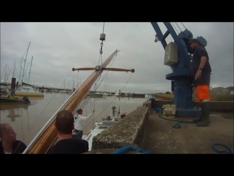 ⁣Vlog 22 Taking the mast down from the sailboat and heading for Canal du Midi