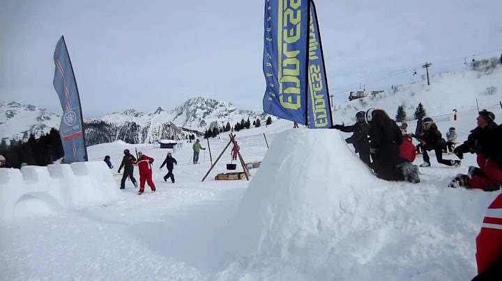 Bataille de boules de neige.MOV