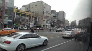 Seoul bus 301 nb on Apgujeong St wb east of Dongho Bridge 20160325 121137