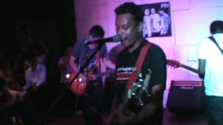 Red Mean Stop - 0405 (08.25.12@Headstock Bar) screenshot 3