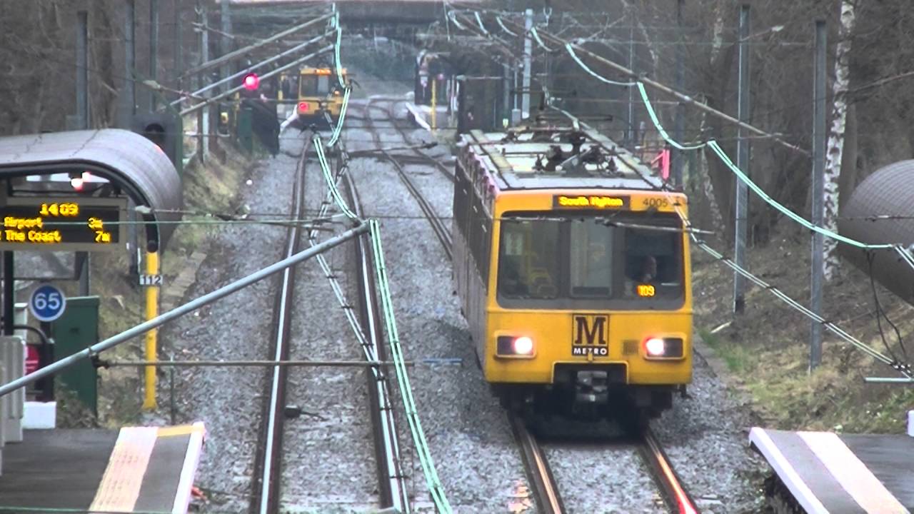 Tyne and Wear Metro - Metrocars 4005 and 4064 at Ilford Road - YouTube