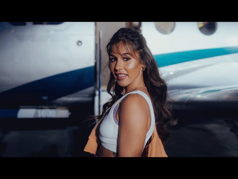 Sarah Engels - Flieg Mit Mir (Official Visualizer)