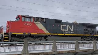 CN 2690 Dash 9 leads CN 368 Manifest - 02/08/23