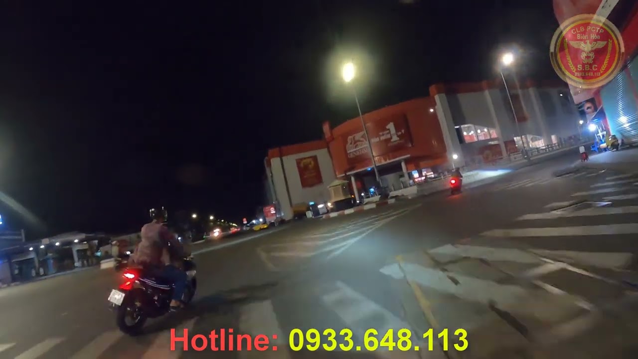 CHÚ ĐẠP XÍCH LÔ BỊ THANH NIÊN SAY SỈN TÔNG GỤC