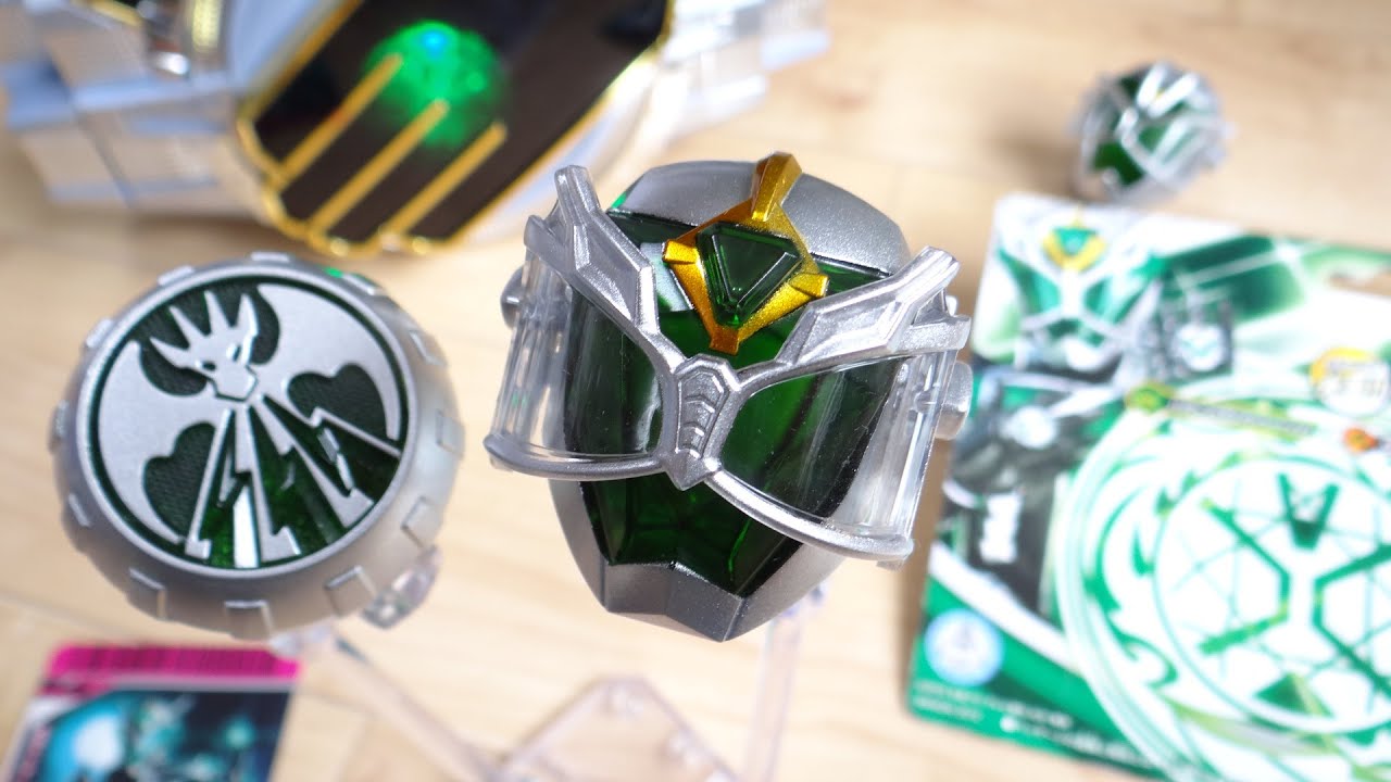 Transform into Hurricane Dragon & attack with lightning! DX