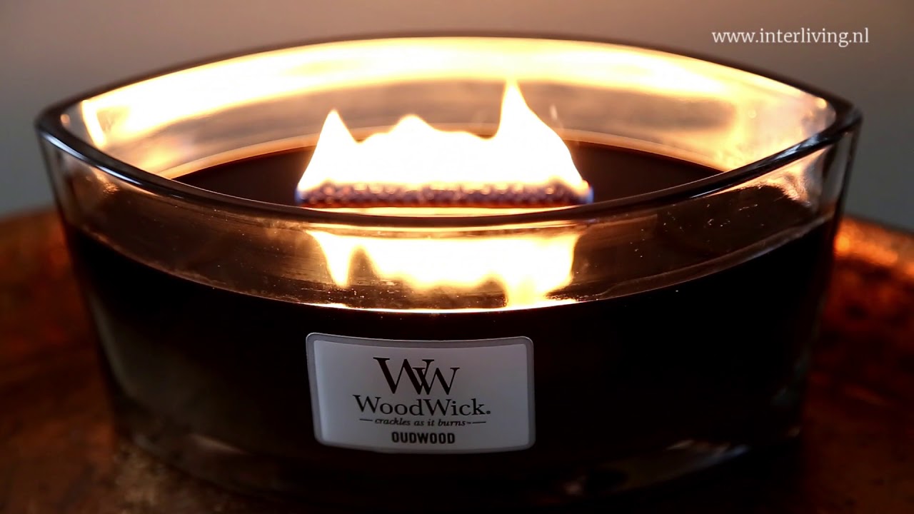 Gemarkeerd Overdreven item WoodWick geurkaars met het geluid van een openhaard - houten lont