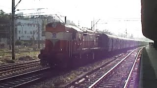 22108 Latur Mumbai CST Express Accelerates through Thane