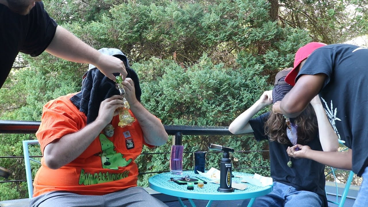 BLINDFOLDED DABS WITH BUMPASAURUS420