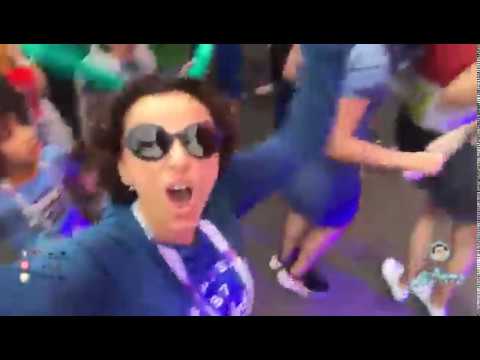 هتافات المصريين في شوارع روسيا استعدادا لمباراة مصر وروسيا