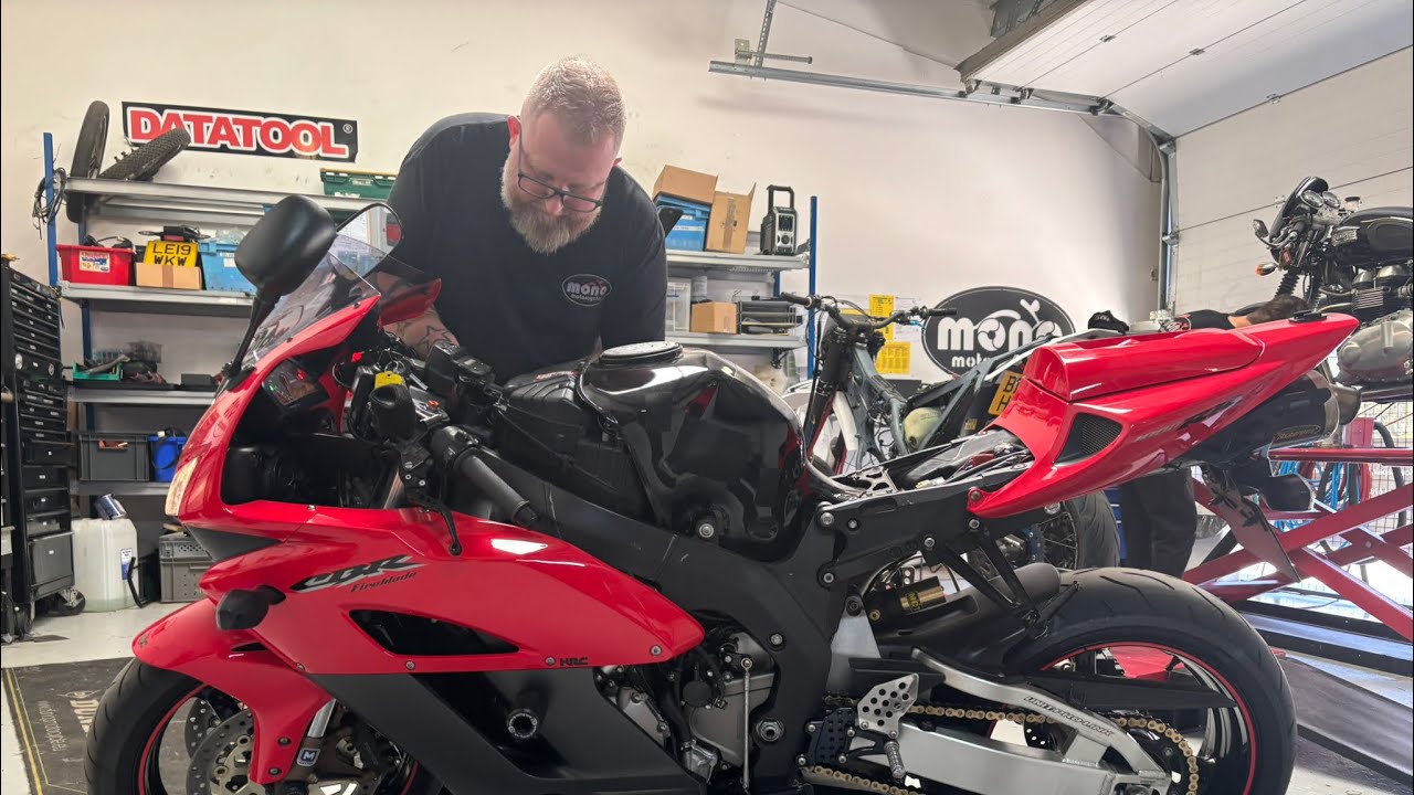 Honda CBR1000rr 2004 non start, no fuel pump prime. Diagnostic procedure.