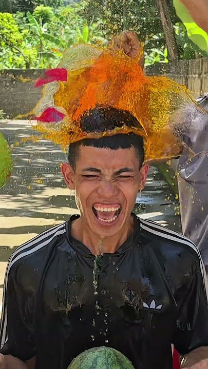 Vibrant Water Balloon Frenzy! 💦🌈