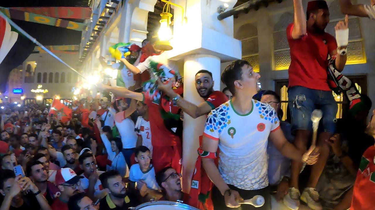 واخيرا المنتخب المغربي 🇲🇦💪⚽يصنع التاريخ فرحة الجمهور المغربي في شوارع قطر الدوحة سوق واقف