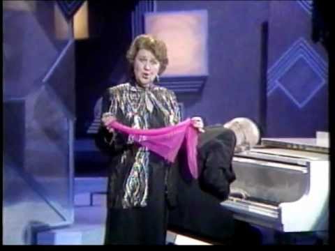 Video: Patricia Routledge Čistá hodnota: Wiki, ženatý, rodina, svatba, plat, sourozenci