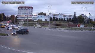 Водитель снимает номера после дтп Сумы. 7.10.19